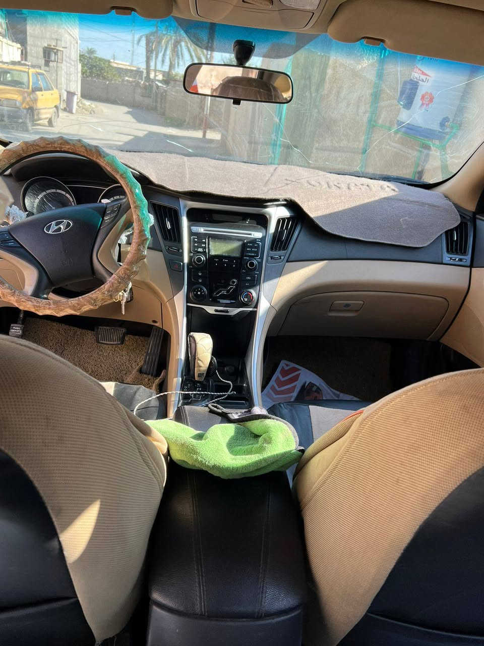 سلام عليكم سوناتا للبيع خليجي موديل 2012 سياره مقفوله كلهه ع وظع الشركه  بسمي تحويل ثاني يوم  مكاني بغداد المدائن  السعر 125 لاستفسار اتصال ع رقم ***********
