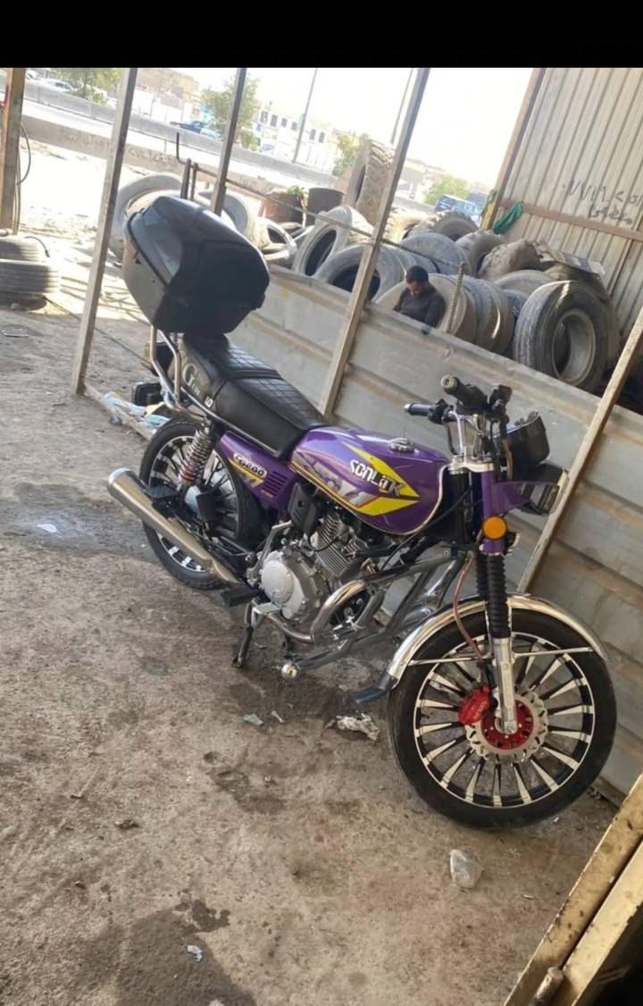 السلام عليكم دراجه للبيع موديل 25 مكينه 200 عنوان بغداد قرب جزيره سياحيه دراجه كل نقصا الاستفسار اتصل على هذا الرقم ***********
