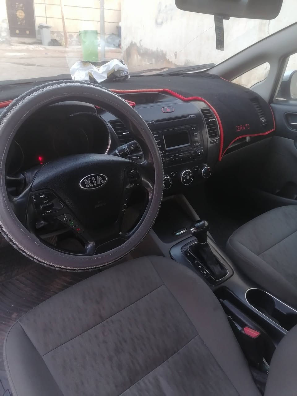 كيا فورتي موديل ١٦ وارد أمريكي السعر 120 وبيها مجال واسط الصويره ***********
