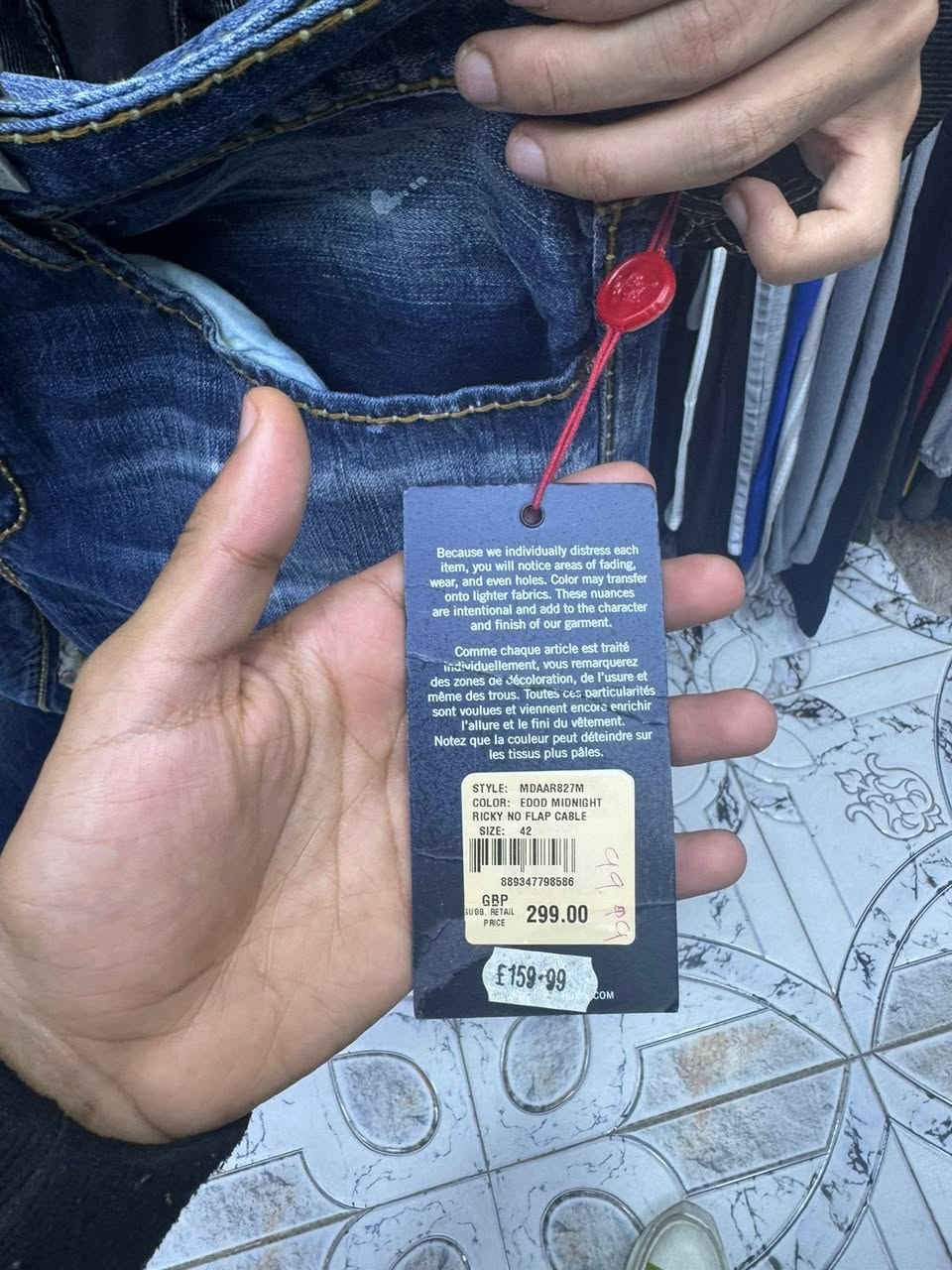 السلام عليكم
ترو امريكي اصلللي قياس ٤٢ بعده باليبل ممستخدم قطعة تحفة سعر الموقع ٣٠٠ دولار


**إذا كنت صاحب هذا الإعلان وتريد حذفه لأي سبب، رجاءا أرسل رسالة إلى الدعم الفني**