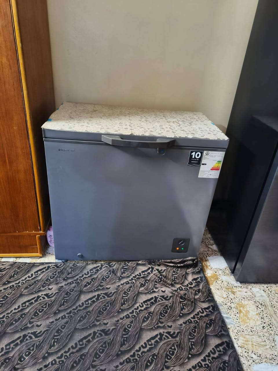 السلام عليكم ثلاجة هايسنس 10 قدم نظيفه كلش مصار اشهر من اخذتها السعر ٢٥٠ وبيها مجال بسيط للاستفسار الإتصال على الرقم ***********
