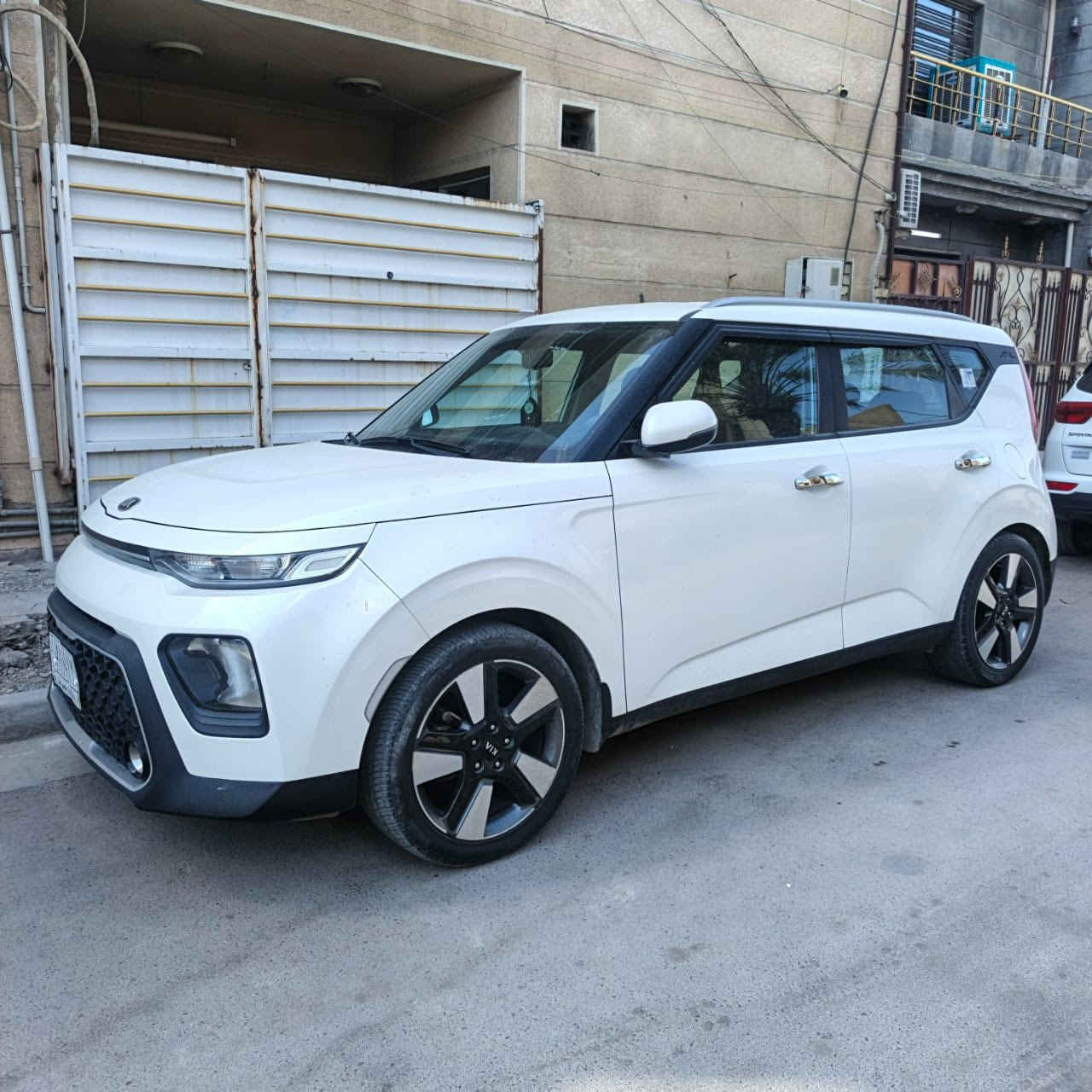 السلام عليكم  كيا صول  2021 للبيع خليجي  بدون حادث مكفولة كير اوتماتيك  مكينه 1600
تخم تاير جديد  كشنات مخمل  مواصفات الكيا الدولية  سيارة جديدة بمعنى الكلمة ماشية 97 الف 
السعر 16000$ وبيها مجال بسيط


**إذا كنت صاحب هذا الإعلان وتريد حذفه لأي سبب، رجاءا أرسل رسالة إلى الدعم الفني**