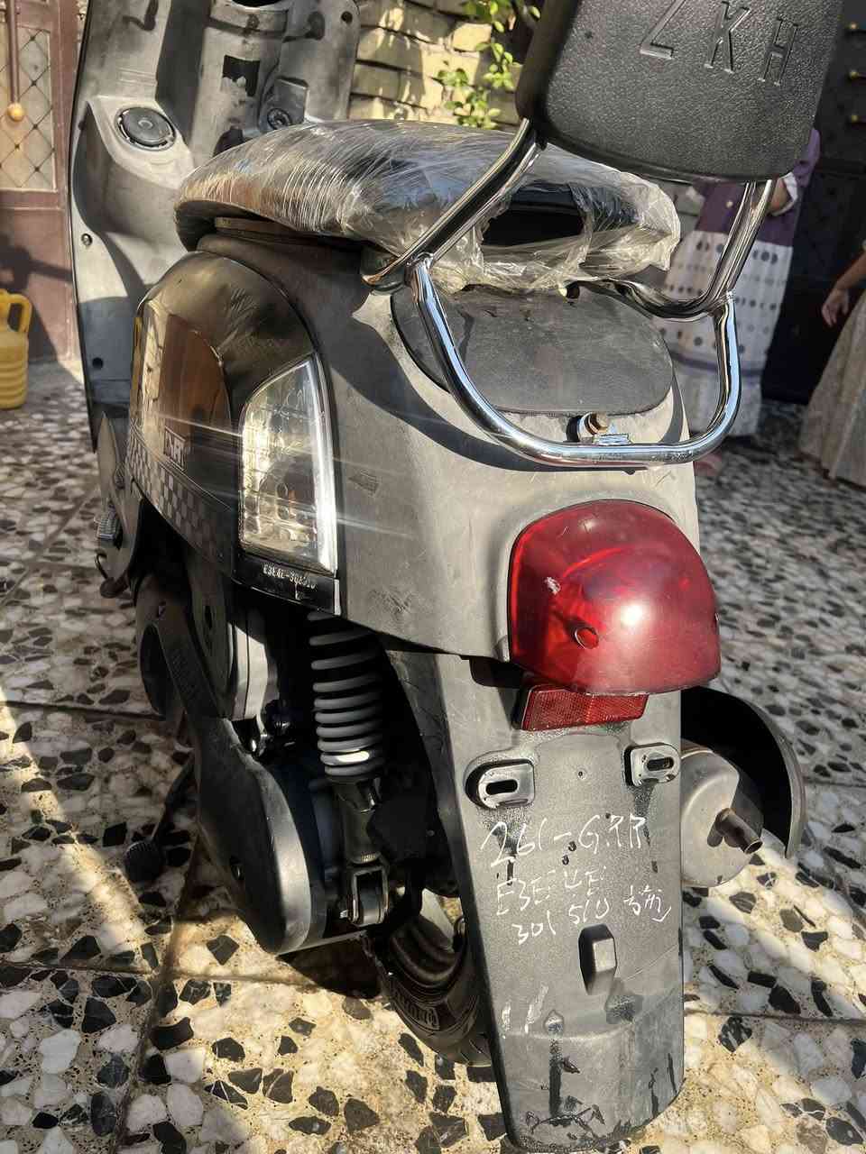 دراجة بوليسي ماكس للبيع نوزل خطين كفرات اصلية كلها مختمة صار فترة من نازلة من الرمبه محرك مكفول كفالة كفالة عامة السعر 557 
***********
