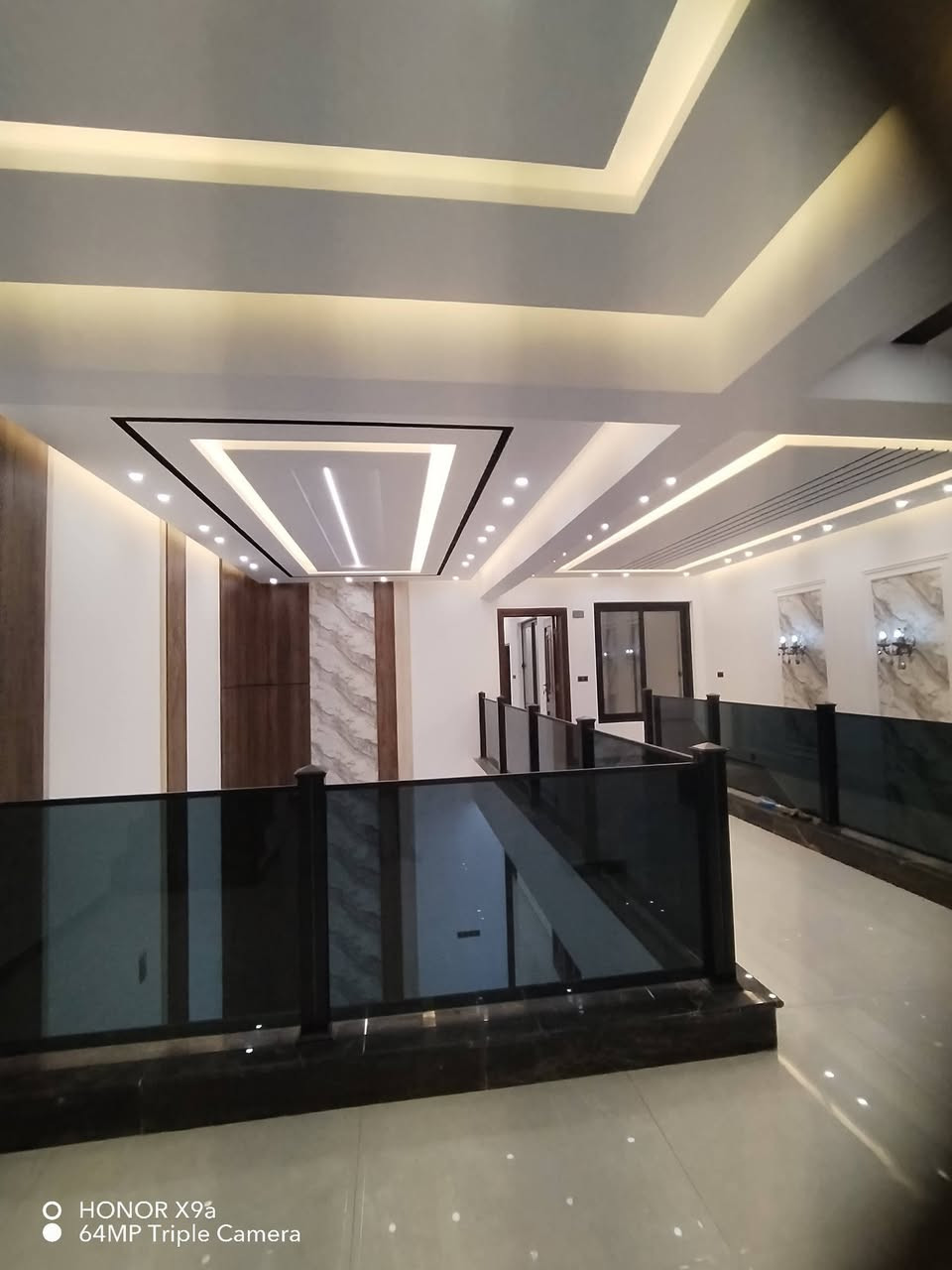 دار حديث للبيع ٢٤٠م حي الأمير يرهم مراوس بيت فول طابقين ٤غرف نوم سويت صاله استقبال شغل وتصيمم راقي جدا تفاصيل أكثر تصال ***********احمد الحجيمي او مراجعه مكتب ابو صلاح للعقار حي الزهراء مقابل القنصلية التركيه
