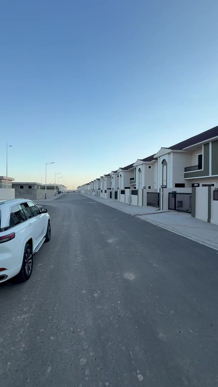 دار للبيع 200 متر طابقين جديد صفر داخل مجمع 

محتويات البيت/ 3 غرف نوم و هول و استقبال و مطبخ و صحيات و كراج و حديقه 

ملاحضه/ البيت بي تغيرات ابواب و انارات و صحيات كامل و نضام طاقه الشمسيه نضام تبريد مركزي 

الموقع/ مجمع روان ستي السكني 2 كوباني 

السعر/  اضغط الرابط https://t.me/AlFayslrealestate***********/3507
_______

للاستفسار مراسله الصفحة على 
الرسائل الخاصه 

‌‎او الاتصال بالارقام⬇️📞 
***********
***********

او زيارة ⬇️⬇️⬇️

(( مكتب الفيصل))

📍 كركوك/ نهاية شارع القدس /
(مجمع فلوريا) قرب من مصرف اهلي العراقي 

او 
مشاهده صفحات المكتب على 

(فيسبوك) https://www.facebook.com/profile.php?id=100066592845440&mibextid=LQQJ4d

(تلكرام) https://t.me/AlFayslrealestate***********

(انستكرام) https://instagram.com/al_faisal.iq

 ___
‌‎🏡 الفيصل للعقار_AL FAYSAL 🏡
‏AL-FAYSAL (Real estate & Contracts)

* نستقبل جميع عروضاتكم السكنية 🏠 والتجارية 🏡 بكافة مناطق كركوك
