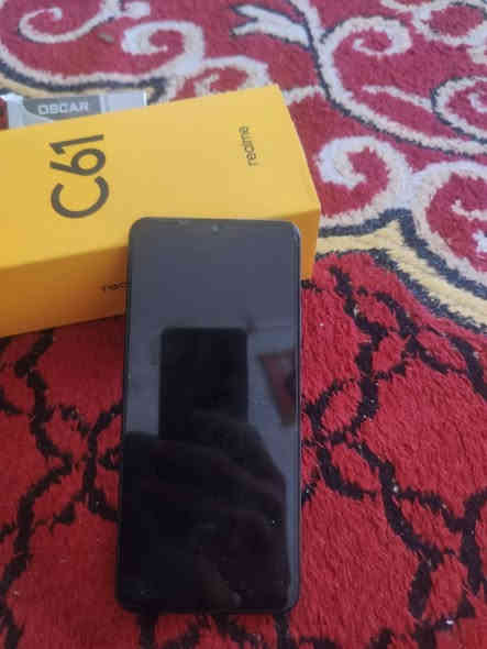 جهاز سي 61 ذاكره 128 مستعمل يومين مراوس  ويا كارنونته بدون شاحنه الستفسار ***********
