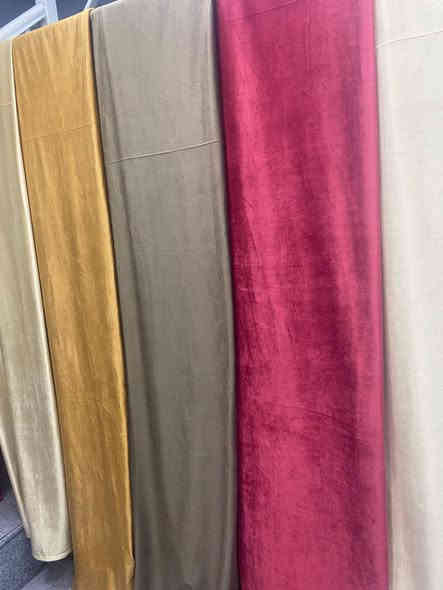 🪄 بردات قديفة فخمة
• القماش: قديفة ناعمة وراقية
• القياس: 3 متر عرض × 3 ونص طول
• الموديل: سفيفة بديلة للحلق، ويتوفر حلق هم حسب رغبتك
• السعر: 20 ألف فقط
• مناسب لكل غرف البيت وبجودة ممتازة.. توصيل جميع المحافظات 
للطلب والاستفسار دايركت وعلى هذا الرقم *********** وهذا باب رزقي ارجو رفعك المنشور
