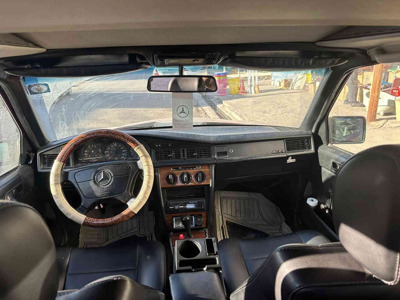 مارسيدس 190 
 موديل 1989
 كير توماتيك 
كير محرك شرط 
 سياره جاهزة 
 السعر 65 
 كابون بانزين 
 رقم جديد 
***********
***********
