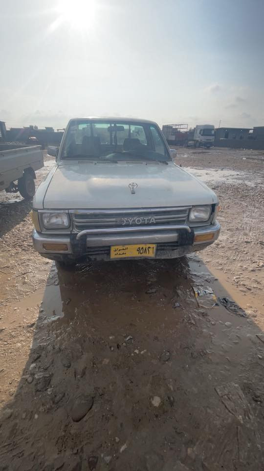 للبيع بيكم موديل 1991 رقم بغداد صدامي شرط التحويل مصبوغ عام محرك گير اكسن شاصي شرط المكان الموصل السعر 40 ومجال قليل***********
