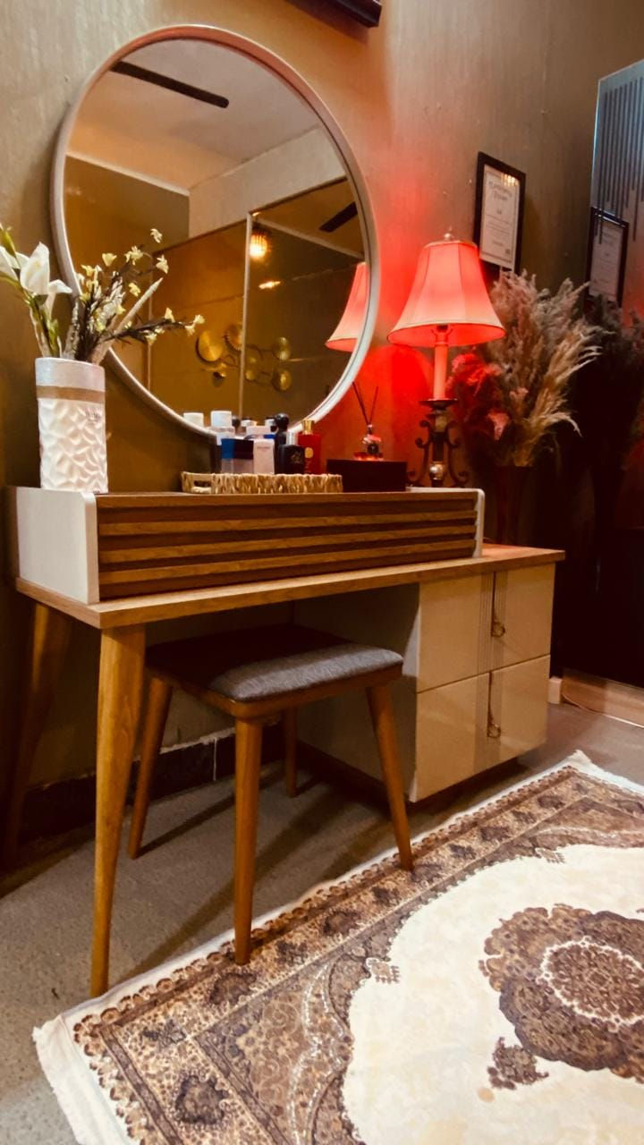 غرفه تركيه ماركه ايدول
   نظافه 💯 💯 
مخزن وهايدروليك 9 قطع خشب ثكيل داخل الكنتور مبطن ماخذيه ب21 ورقه واربده ب مليون ***********
