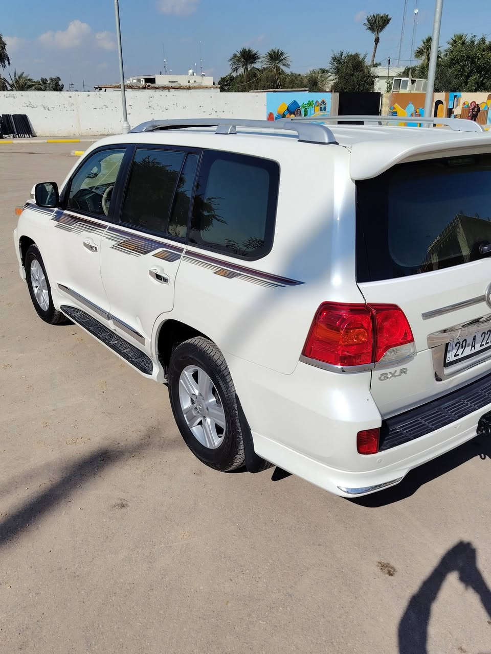 السلام عليكم
لاندكروزر جكساره 2012 فطيم  GXR /V6/4000
السياره كفاله عامه من الدعاميه للدعاميه اي قطعه
 تبديل او صبغ ما بيها و لسياره ع
وضع الشركه
السياره ماشيه 91
 حقيقي جرص الانذار 120 شغال
تخم تاير جديد بوليش و حمام قبل شهر
4×4 فور ويل 
مواصفات السياره كشنات جلد  اصل و مدوشه للحفاض عليها لا أكثر   فتحه بصمه حساس امامي خلفي كامره
مري شفط 3 قطع تبريد و تبريد الجكساره و مواصفاتها
و السياره ما يحتاجها اي شغل السياره كامله مكمله 
 معروفه  ماكان السياره كوت الهوره
***********
***********
