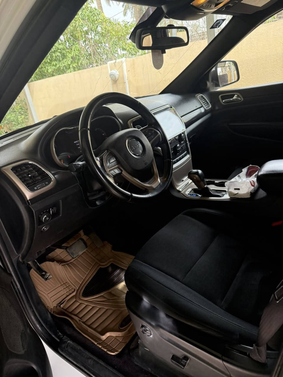 جيب لاريدو 2016
حادث جاملغ وبنيد  

بدون شواصي 

سياره بسمي ثاني يوم التحويل 

السعر 175وبيها مجال بسيط للطيبين

***********
