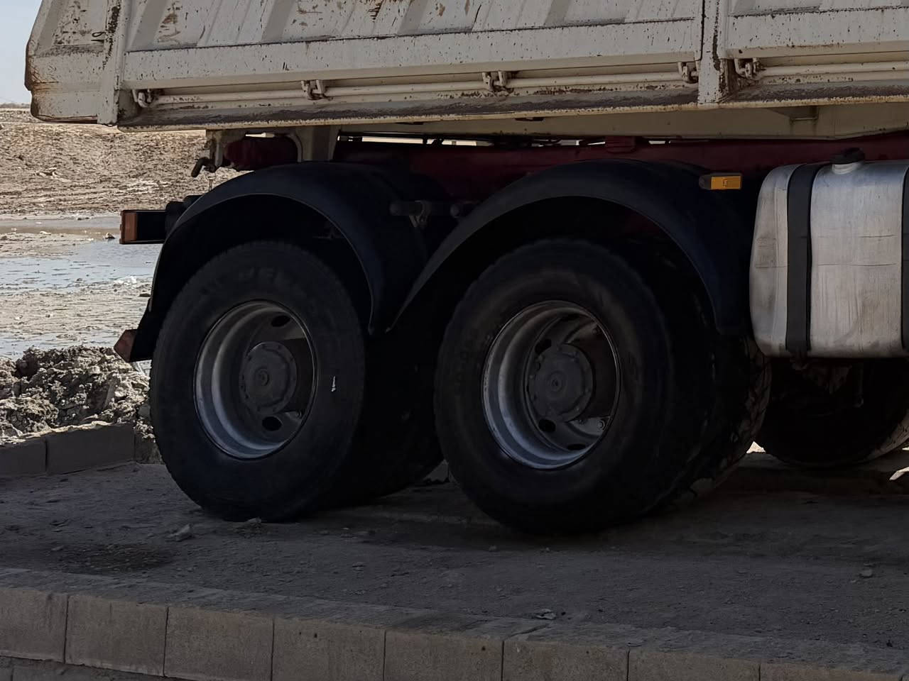 سلام عليكم للبيع جكات ً وجاملغات بلاستك ٤ و كنترول مال جاكات ثنين للسفسار ***********
شرط كلهن شغالات المكان البصره
