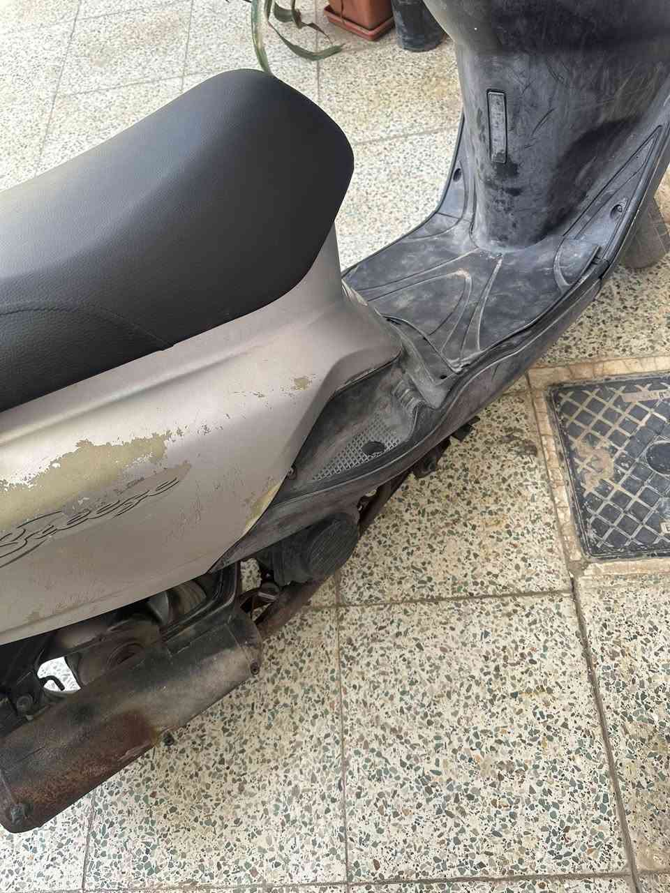 السلام عليكم بريز للبيع
كامله خير من الله مكينه ناعمه 
سلف 
هندر كلها شغاله كهربائيات شغاله
كفرات بلاديه بجم تعبان
بغداد الشعب قرب سيطره الشعب القديمه 
السعر ٤٥٠ بيها مجال قليل حك الجيه 
بيع أو مراوس 
متواجد خاص 
***********
