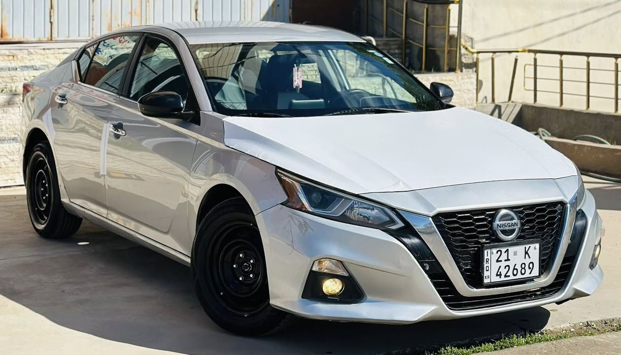 للبيع التيما S
السعر 124 بيها مجال 
*********** 
الون سلفر 
بجم امامي خلفي كبس 
بدون ايرباك 
تحكم ستيرن 
تثبيت سرعه 
شاشه لمس 
كاميرا خلفي 
بصمة أبواب+صندوق
بصمة تشغيل 
تشغيل عن بعد
كير مكينه بشرط 
تايرات صفر جديد
حداديه امامي خلفي كله جديد
رادار امامي 
ماشيه 147 
كشن كهرباء 
رقم الشاصي والسونار بلمنشور 
بدون قطرة وداخل السياره 
رقم سليمانيه باسمي 
تحويل وكاله ثاني يوم هزه جديد بطاقة بنزين موجود 
مكان السياره ديالى خانقين
