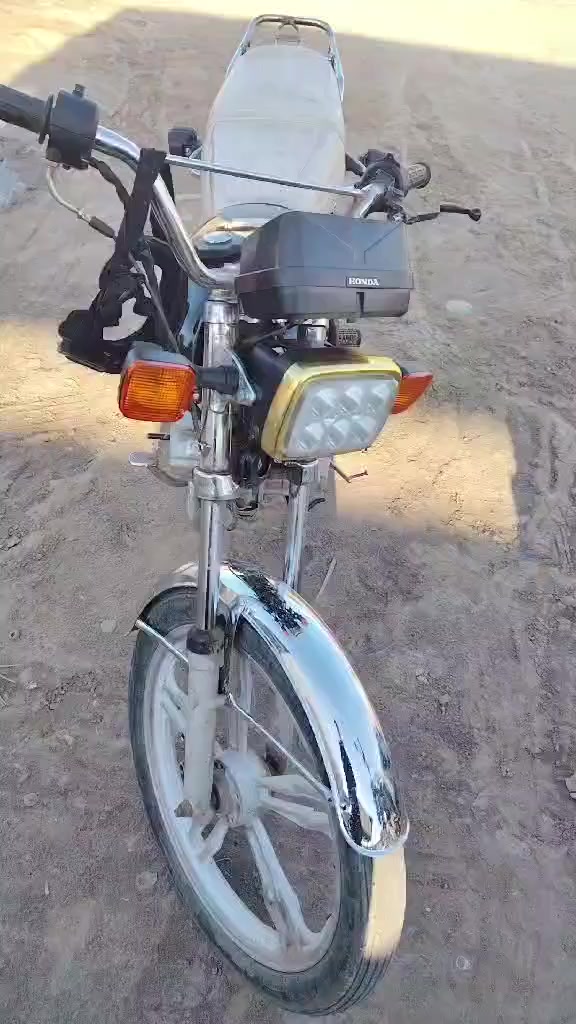 السلام عليكم ورحمه الله دراجه سيفان 5 جير دراجه كفاله عامه مناقصه اي شيء موديل 2020 هندروسلف الشغالات كل شي ما بيهن دراجه ما ناقصها كل شيء كلك كلك باقي التفاصيل خاص والسعر خاص رقم الهاتف ***********بي واتساب
