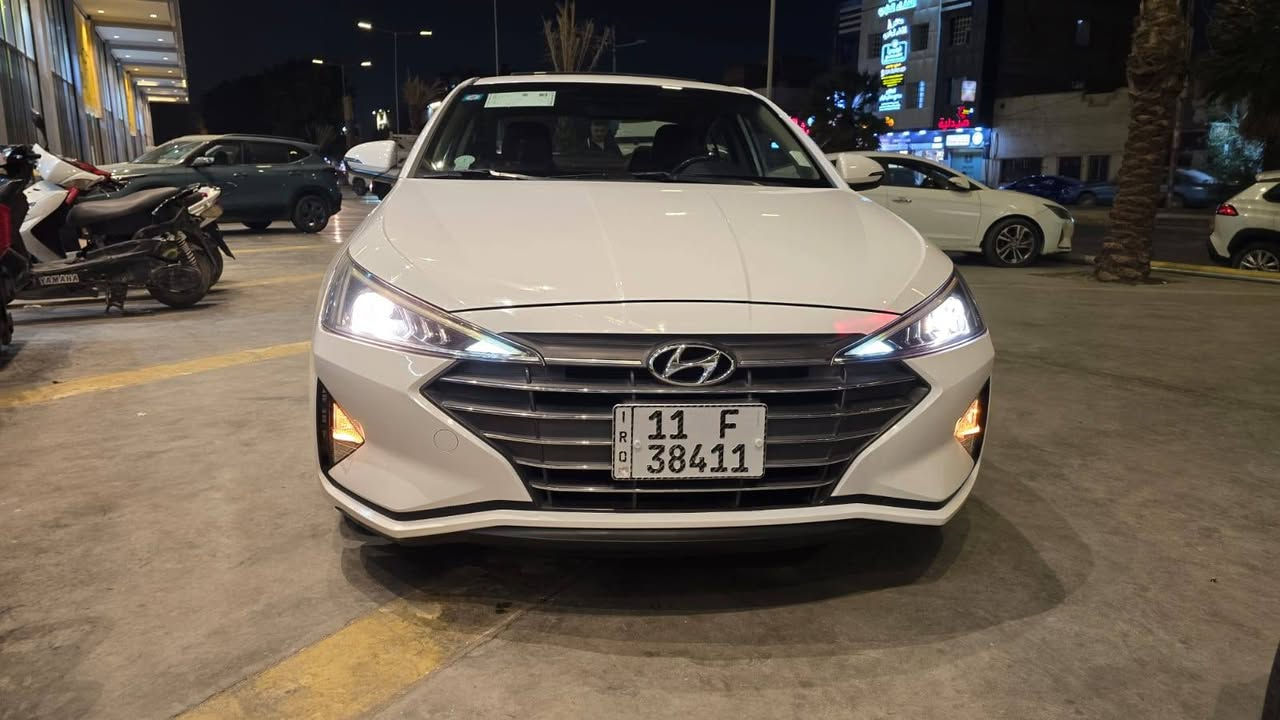 النترا خليجي ٢٠١٩ فول مواصفات
بعدها بتايرات الشركه
ماشيه ٦٥ الف وبسمي
محرك ٢٠٠٠ دوش المرغوب
كفاله من الضربه والصبغ والبارد
اخوان السياره على ايد وحده من الشركه بسمي وتحويل 
***********
السعر ١٦٢ وبيها مجال لشراي ويدلل
