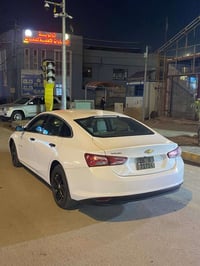 للبيع او المراوس  مواصفات lt معروفه شاشه كبيره  كشنات تدفئه  كشن كهربا...