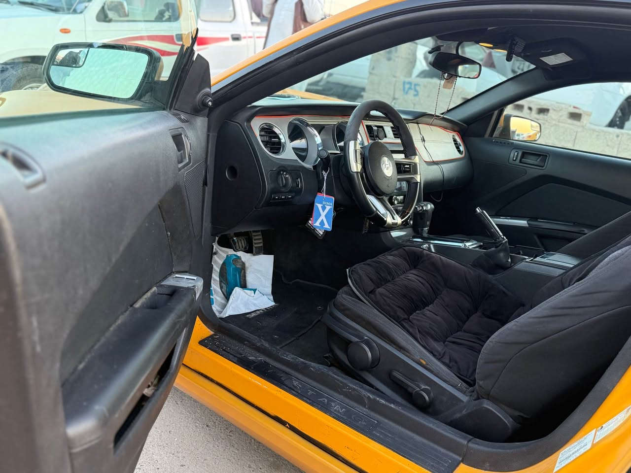 للبيع او مراوس مع 4 بوب حسب قناعه 
ملاحظة سياره ماداخل على آي استعراض استخدام شخصي ويومي 
فورد موستنگ (Mustang 3700 V6 2012) ❤️🔥🇺🇸
شركة نيفا فورد 
موديل 2012 محدث بالكامل 2014 
لعشاق مميز (لون مميز اصفرّ كولد 💛🇺🇸)
تبريد ثلج تدفئة شغاله 
عليه إضافات/ سيتم زينون بل كامل - لدات دعامية -لحيه RTR 🇺🇸جلاتين لاماعي- سكوبات جانبي سيرفيني 🇺🇸-
شباك شلبي🇺🇸- دعاميه 🇺🇸RTR -بونيت نفخ 4 سكوبات -🇺🇸جناح RTR🇺🇸
اكزوز نوع H2 Power 🇺🇸فتح وقفل كنترول  بالأكزوز الأصلي  
تايرات جديد وياله جديد لا عراج ولا صبغ بلادي
كفالة كير ومكينة
تحكم ستيرن
شاشة 📺 كامره 
شاشة تدعم كار بلاي
صدر السيارة جديد والسيارة عليها ادامة كاملة

ملاحظة / بجم كبس خلفي كبس شرط دواخل شرط شواصي شرط ايرباكات فقط صبغ جهتين اثر شخوط 
رقم سليمانيه السنوية باسمي كله جديدة

الموقع: كركوك 
للاستفسار *********** واتساب 
شراي خابر وتدلل كركوك, العراق
