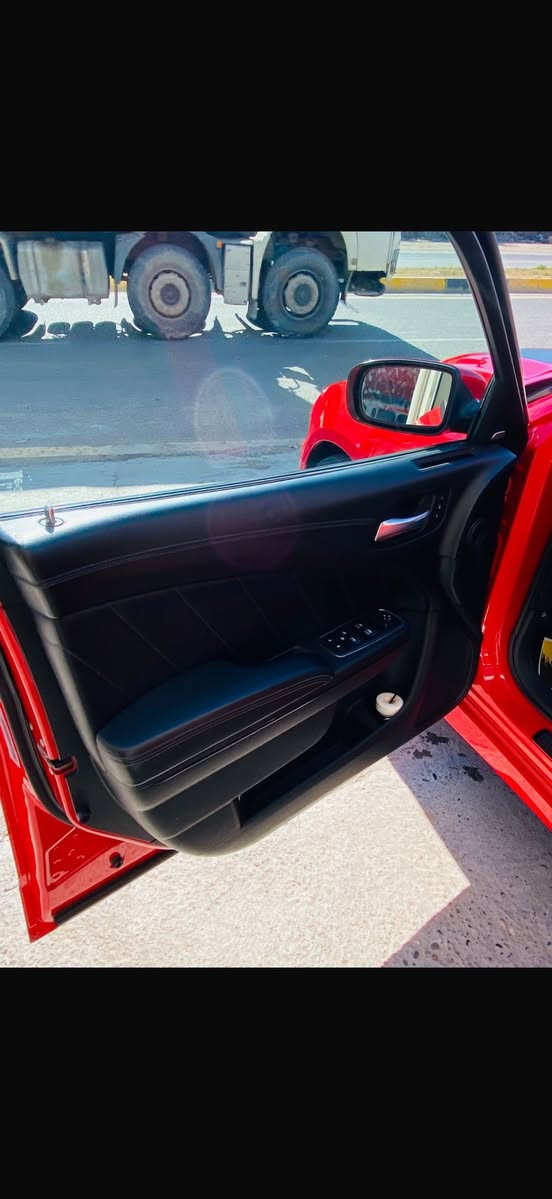 السلام عليكم للبيع 
دوج جارجر دايتونة 2019
محرك 5700 خليجي مكفولة فول اعلى مواصفات 
ماشية 60الف مايحتاج احجي بعد الصور تحكم  ***********
