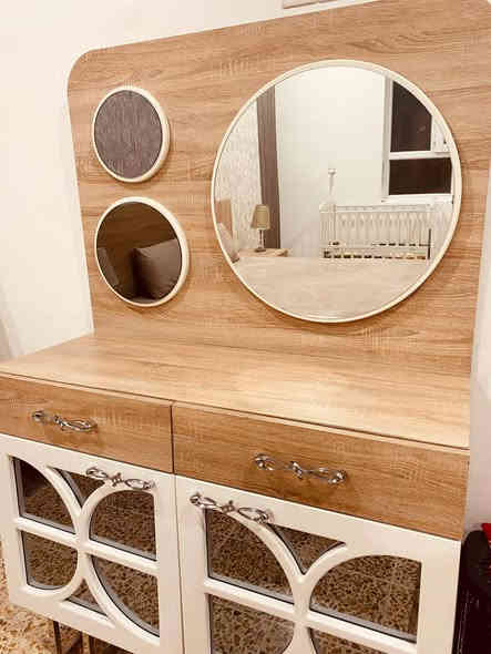 غرفة تركي نظيفة كلش 
نظام سلايت 6 قطع 
السعر 600 ابيعها قسط ونقد
***********
***********
