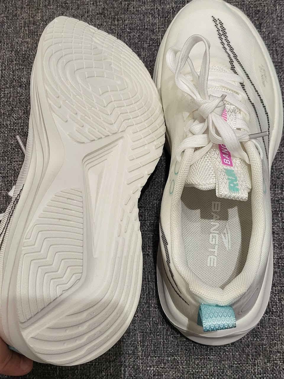 جمال القطعه 
اصلي وزن ريشه 
قياس 40 إلى 41


**إذا كنت صاحب هذا الإعلان وتريد حذفه لأي سبب، رجاءا أرسل رسالة إلى الدعم الفني**