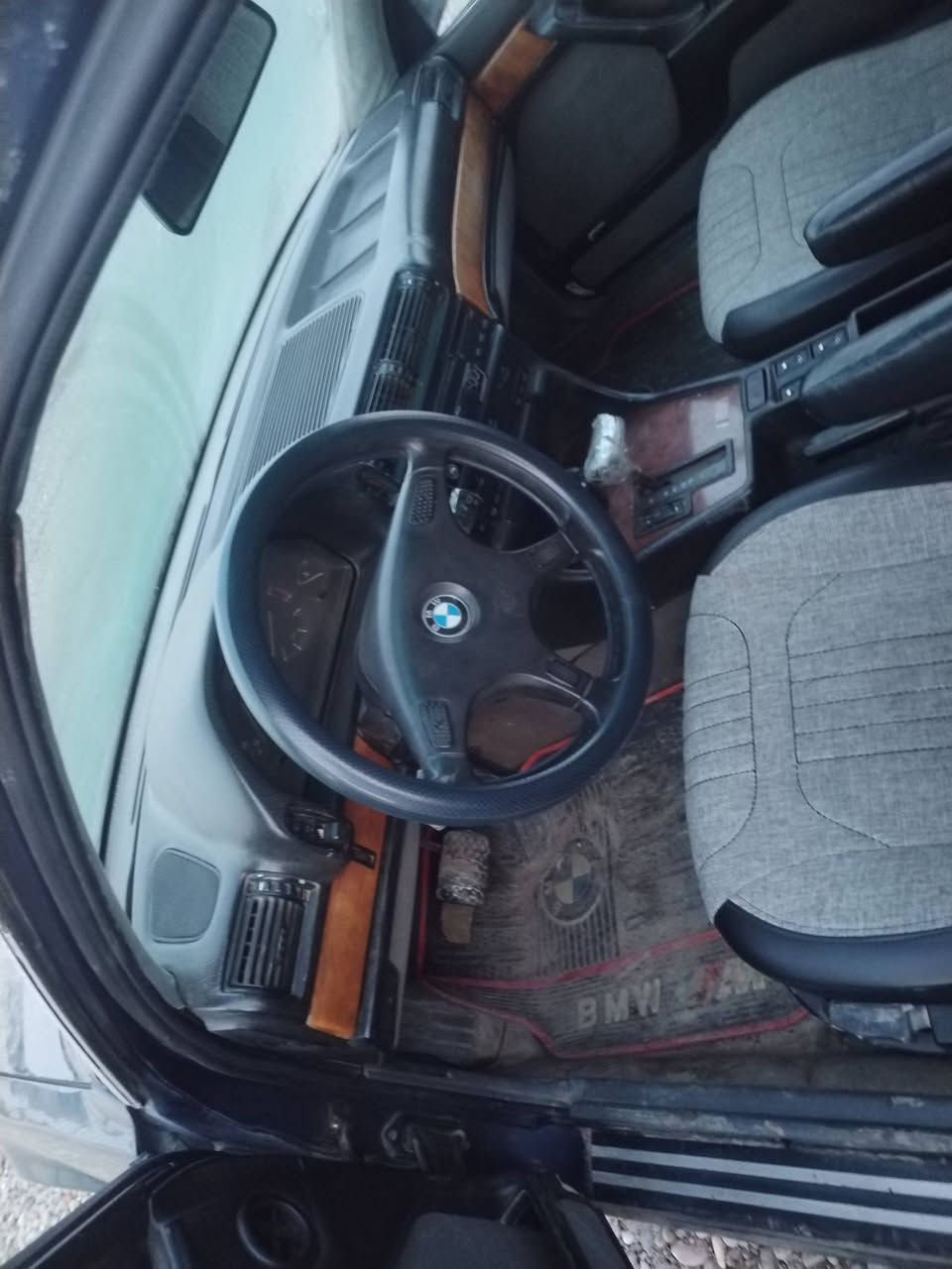 السلام عليكم سياره BMW نظيفه للبيع حجم 730 محرك مفتوح مصبوغه حزام جماليه بيها طخه حك شبر بلباب شرط محرك وكير وصدر تبريد تدفئة تايرات جدد رقم صلاح الدين دولي شرط الوكاله وتحويل السعر 60وبيها مجال ل شراي ويرهم مقدمه 25وبشهر 3 ورقات مع الكفيل وهم يرهم مرواس بسياره مرتبه واخذ فرق وحياكم الله استفسار ***********... مكاني الشركاط
