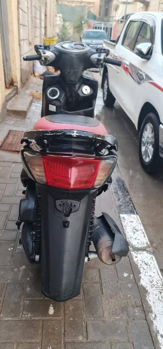 سكنس يابني فحل 
مامفتوح كهربائيات كله شغل
مختمه ختم وحد سعر 950 وبهه مجال
*********** البصره
