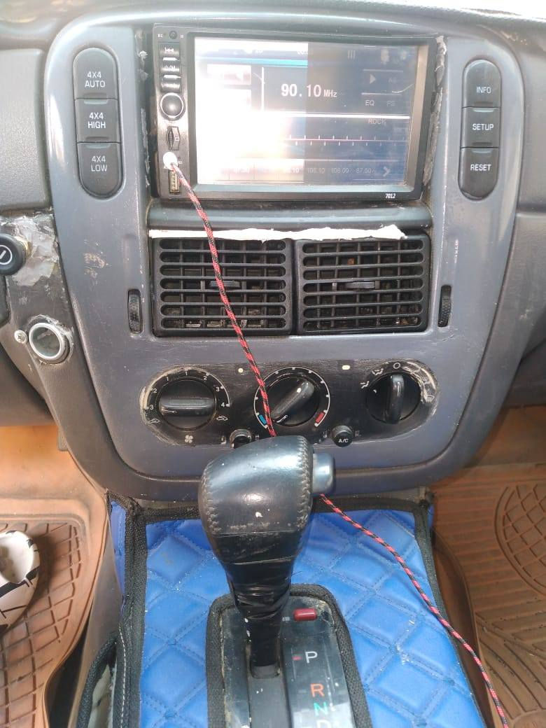 تحية طيبة…
للبيع سيارة فورد إكس مدور موديل 2003 بحالة جيدة وجاهزة للاستخدام.
اللون: رصاصي
التسجيل: بغداد
السيارة باسمي مباشرة
السكن: بغداد / الرصافة
الحالة القانونية: غير مطلوبة لا مرور ولا أي جهة أخرى
السيارة نظيفة وتستحق المشاهدة، مناسبة للاستخدام اليومي.
للجادين فقط التواصل على الخاص لغرض الاستفسار والمعاينة.

***********
