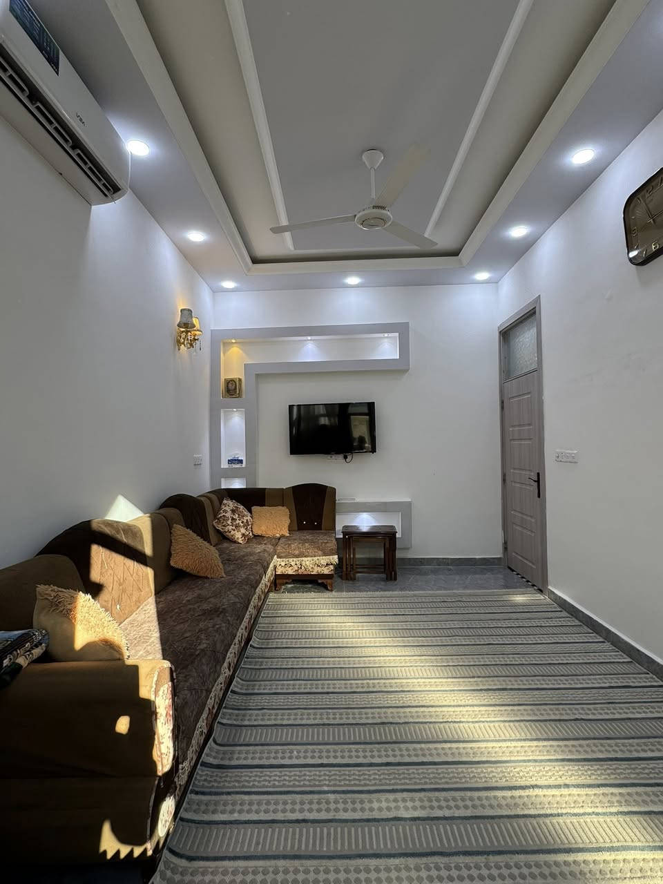 السلام عليكم ☎️***********☎️

🔴متاح بيت 🏠 للبيع المساحه 100م طابقين⚫️

🔵بناء حديث شغل درجه اولى نقوش مغربيًا اناره مخفيه🟢

🌟نضام سبالت +نضام كامرات دفن+نضام ساحبات دفن☀️

🔴الدار يحتو على 2تانكي ماء🔵

🟣 محتويات البيت يحتوي على3غرف نوم نوم🟤

🟡الطابق الأول استقبال مطبخ غرفت نوم صحيات منور⚪️

صاله⚜️

🟤الطابق الثاني غرفتين نوم صحيات صاله سطحين ⚫️⚫️

🌘📞***********📞

          🟥➰موقع دور الزراعة الثآلثه ➿🟥

    

🔺لاستفسار الرقم 🔺***********📞
