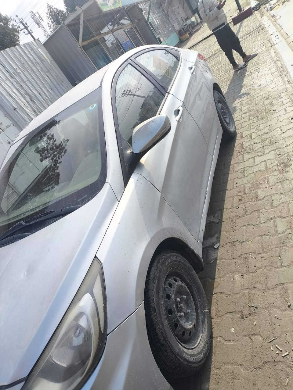 السلام عليكم اكسنت خليجي 1600 قطرتين للبيع موديل2013 رقم مثنى  دولي  السنويه لل2026 كير مكينه حداديه 70بل ميه تخم تاير كهربائيات كلها شغاله تبريد شغال السياره جاهزه من كلشي بيهه رشات صبغ ودحجات  ابيع حزام مكاني النجف قضاء مناذره الشراي يتصل خاص ما اجاوب السعر 77وبيهه مجال قليل رقم الهاتف ***********
