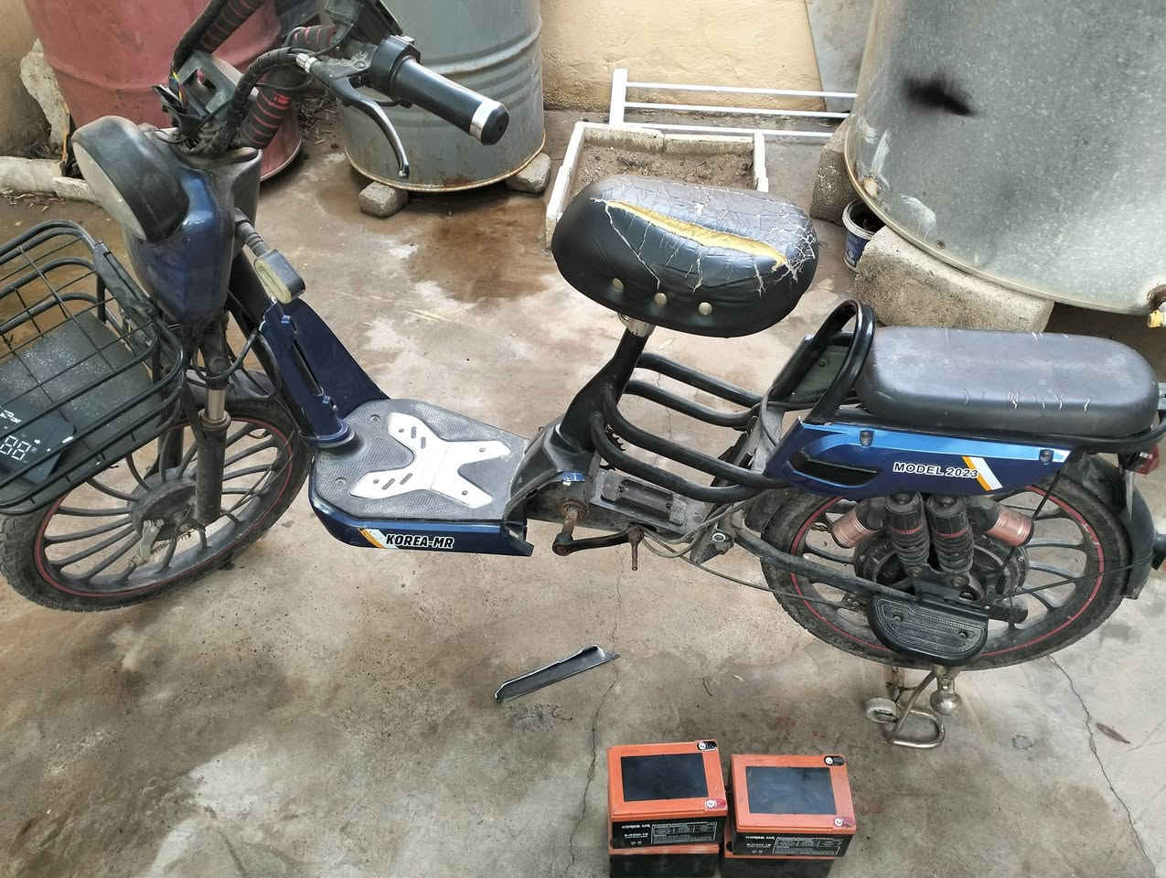 السلام عليكم
ماطور شحن تفليش 
اي قطع تريده راسلني عليه 
مع بطاريات 4 نضيفه 
على الخاص او الاتصال 
على الرقم 
***********
