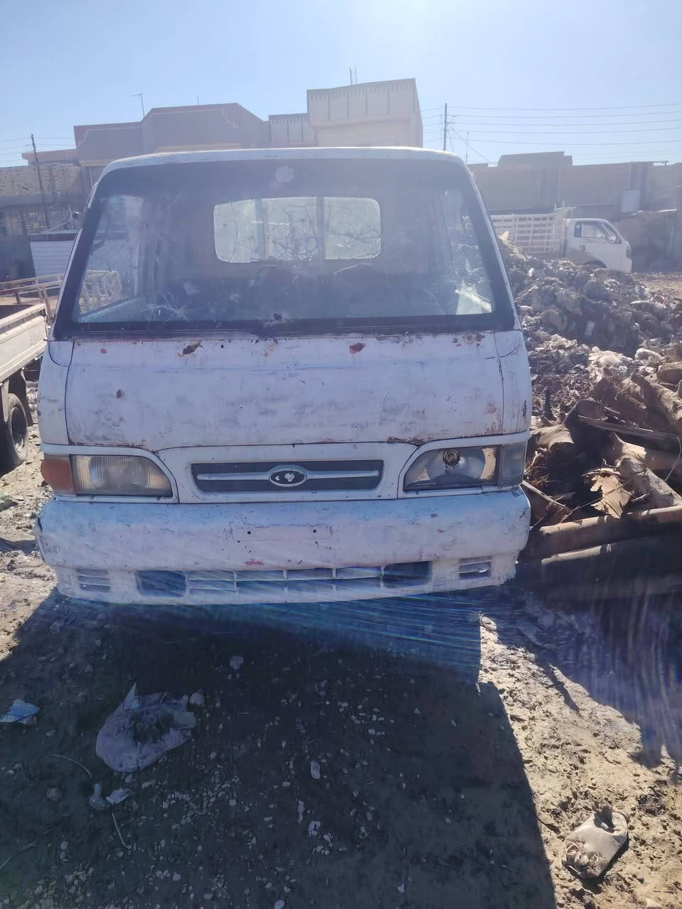 السلام عليكم غراض كيه بنكو للبيع بدي ابيض سبعه جنكال وبدي الزرك سبعه جنكال ومحجر ثمانيه جنكال وهاي السياره كامله كير مكينه بعدهي عل سحك مجفته جديد العنوان بابل حله رقم التليفون *********** / ***********
