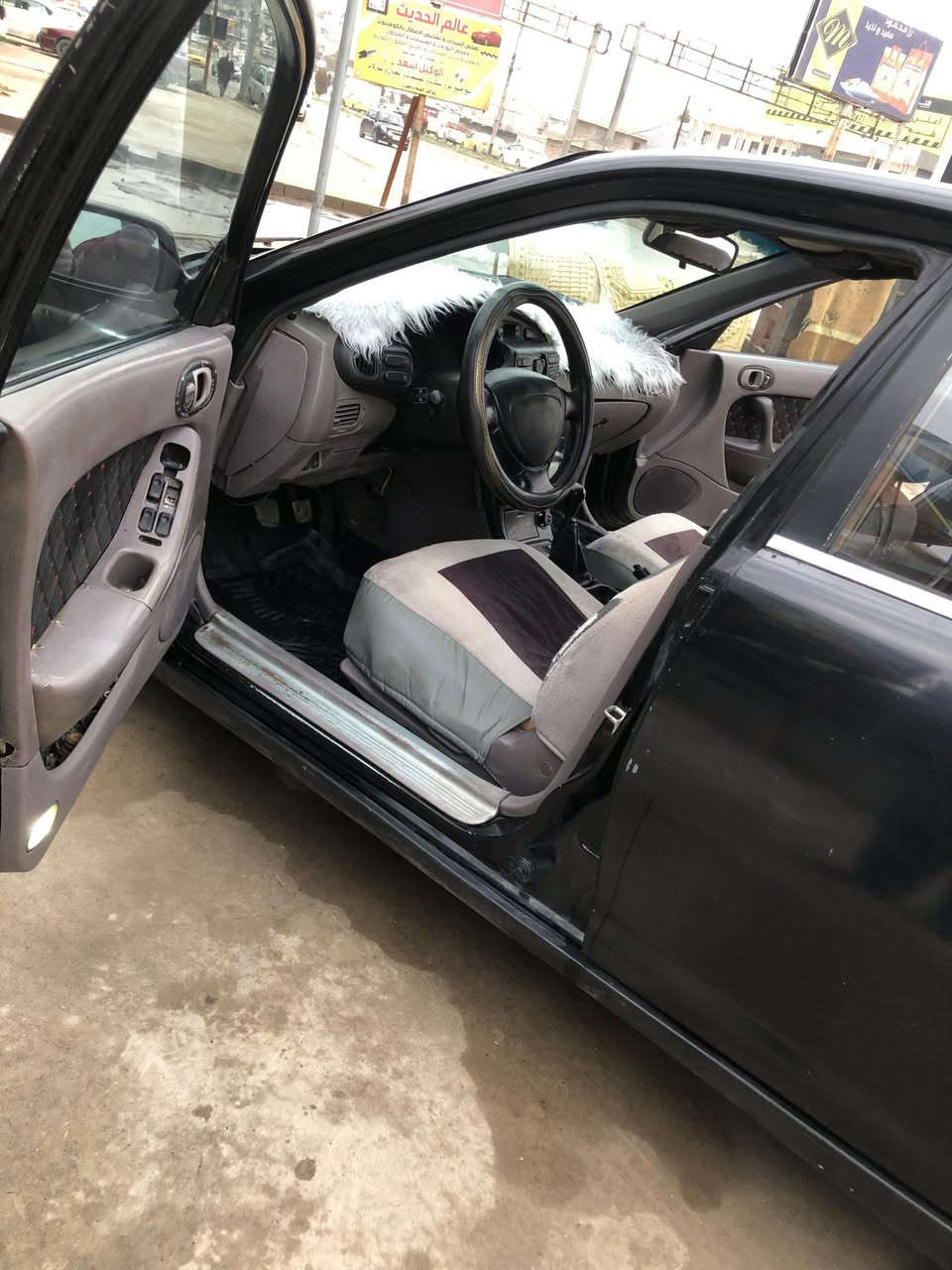 السلام عليكم مازدا صالون  xdus موديل 92 
محرك 6 سلندر كير عادي سياره نظيفه حلوه وكاعده رقم الماني بس سنويه خضره شرط التحويل محرك كير طخم تايرات كلو نظيف سعرها 40 وبيها مجال شي بسيط للاتصال *********** او مراسله الصفحه
