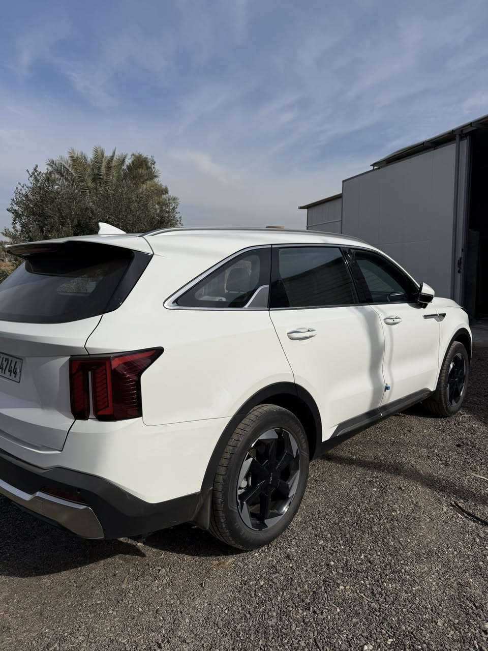 كيا سورينتو 2024 خليجي 
🚗 السيارة داخل الضمان 5 سنوات
🔧 تبديل دهن + صيانة مجانية داخل الشركة

📍 رقم بغداد
✨ سيارة جداً نضيفة
🛣️ المشي: 20,000 كم فقط

⚙️ المكينة: 6V

المواصفات المرغوبة:
 • 🌤️ بانوراما
 • 🔑 تشغيل عن بُعد
 • 🛞 ويل 19 (طساتها ناعمة)
 • 📷 كاميرا خلفية

💰 السعر: 325 ورقة
✍️ بيها مجال حك جية
🪪 السيارة باسمي – تحويل مباشر

📍 العنوان: بغداد – رضوانية – داخل شركة النجوم

📞 للاستفسار: ***********
