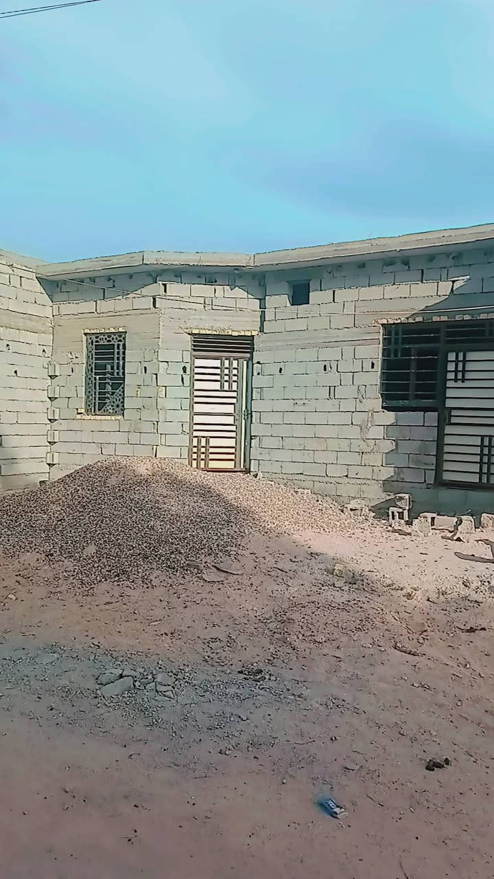 السلام عليكم هيكل كامل للبيع مساحه ١٧٠ الجزيره الفيروزيه شارع موسى الكاظم عليه السلام طابو صرف زراعي سند ٢٣ بسم عراقي شارع ٨ متر يتكون من قرفتين وديوان ومطبخ ومناور وطارمه وهول جبير سعره ٥٠ نهايته للتواصل ***********
