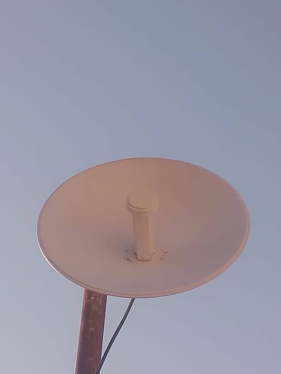 ثلاجه حجم وسط شرط شغل وصحن نت
*********** حاوي نهضة
