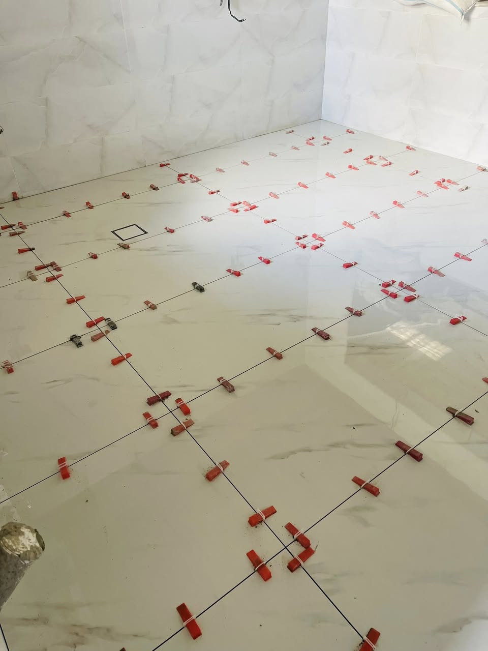 سلام عليكم شغل جدران وارضيات

وكوبلنات شغل فوول الاسعار مذكورة متفرغ الاحد

60*60.      4500

30*60.       4500

80*80 و30*90.   5000

120*60.      8000

***********

***********
