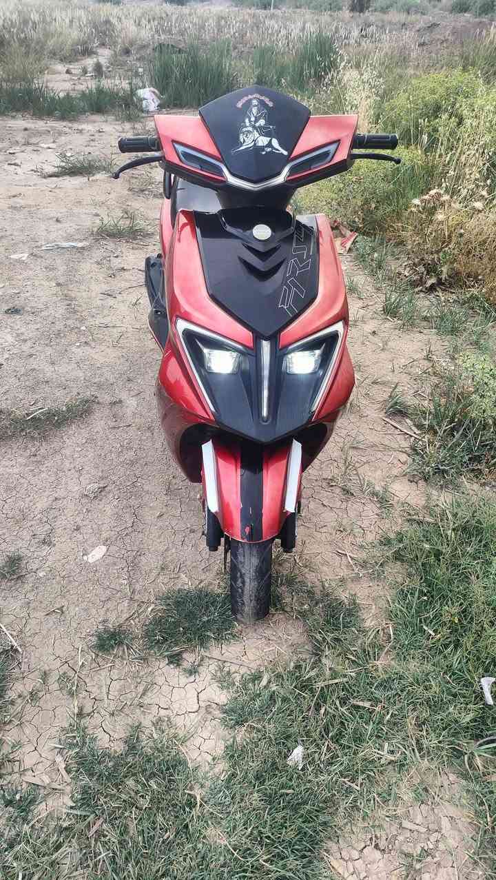 سلام عليكم سكنس للبيع موديل 23 فول كله شغال هندر وسلف كهربائيات شغاله كلها سعر 300وبيها مجال مكان ديوانيه رقم الهاتف ***********
