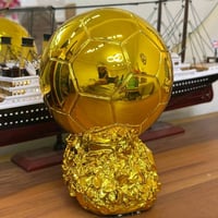مجسم الكرة الذهبية (Ballon d'Or) الفاخر  ​عش شغف كرة القدم واقتنِ رمز ...