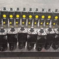 مضخة هيدروليك • مأخذ قدرة • قطع غيار شاحنات