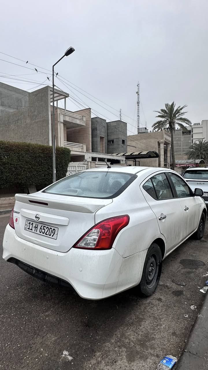 للبيع سني هندي 2019 مكفوله من تبديل والصبغ بيها بارد مكانين بار السايق وجاملوغ  خلفي سياره جديدة شوفت عينك مابيها اي نقص عليها ادامه كامله حتى صدر جديد تايرات تخم مابيها اي نقص 
مكانها حي الجامعة
105 بيها مجال قليل للشراي
رحمه الذاك الاب لتعلق تريد اتصل 
***********
