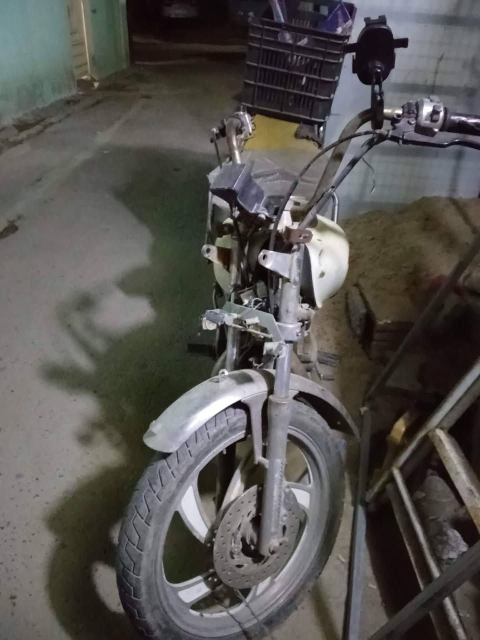 دراجه جني ايراني شغاله صالنصات عدد2 وبلكات 2 شادلها زنجبيل جديد مال بوكسر نقصها فقط تاير خلفي تعبان للبيع سعرها مناسب جدا 125 سعر نص المحرك عنواني بغداد حي تونس رقمي للتواصل ***********
