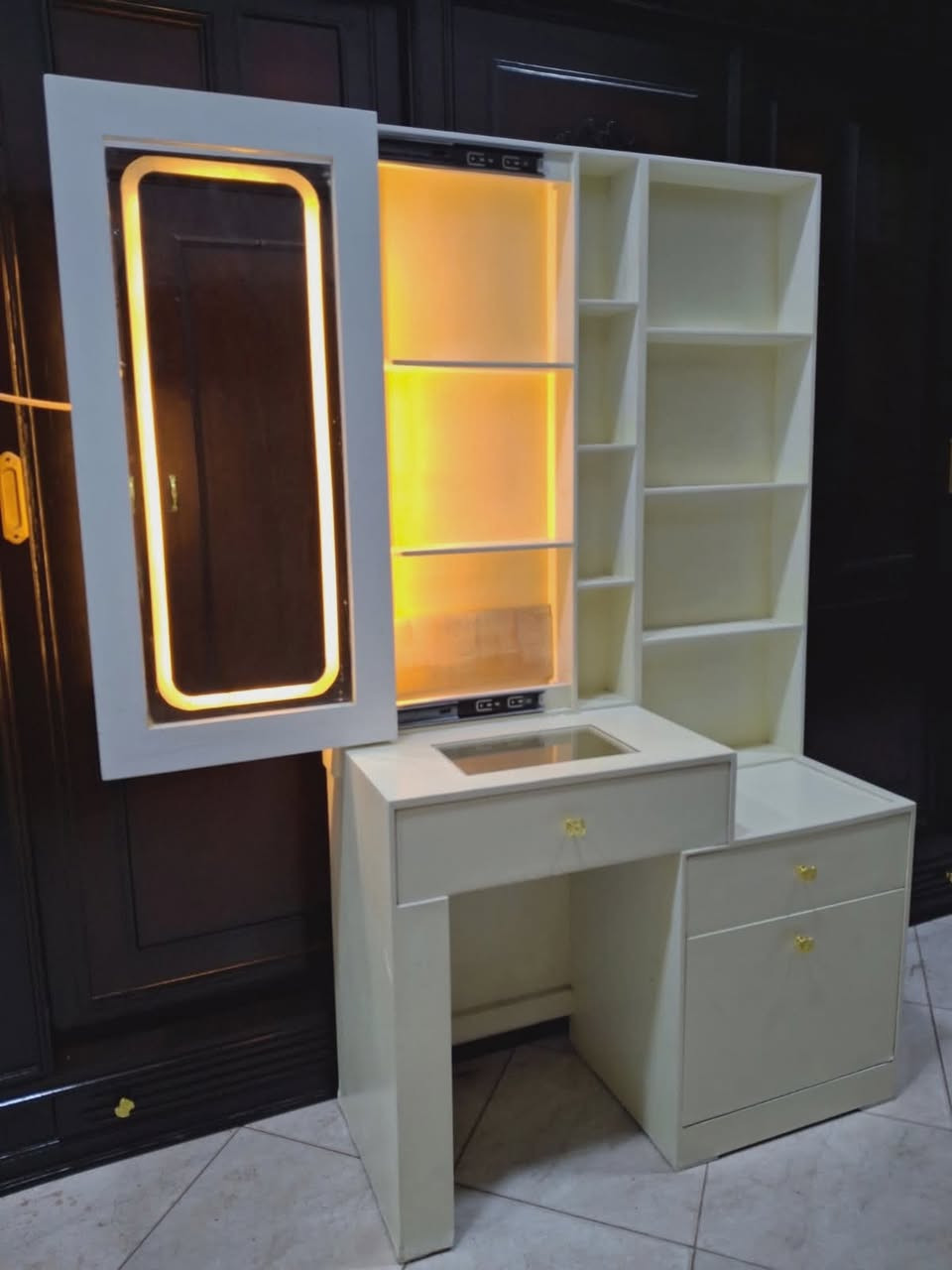 هبيعها ال عيزها يبعتلى وتس 01033780136 
التسريحه الترند قطعه واحده فقط استعمال بحاله ممتازه زي ما حضراتكم شايفينها كده تحفه فنيه للانسات والسيدات حاجه كده تشيل معاكوا الادوات كلها


**إذا كنت صاحب هذا الإعلان وتريد حذفه لأي سبب، رجاءا أرسل رسالة إلى الدعم الفني**