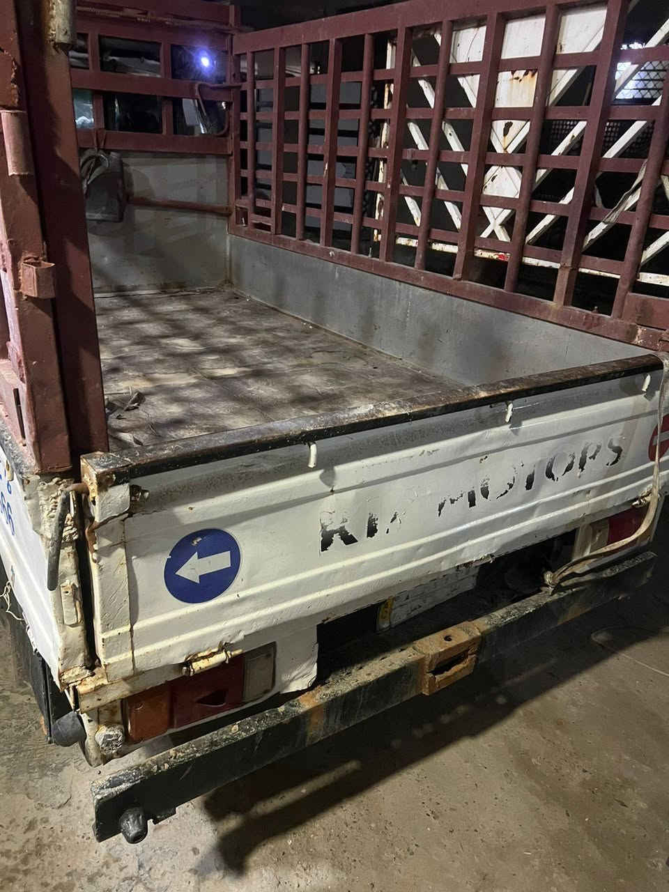 سلام عليكم ورحمة الله  كيه حمل موديل 95كير مكنه تخم تاير جديد السياره خير من الله  العنوان  الدوره السعر 52 بيه مجال الرقم ***********  رقم بابل تحويل مباشر
