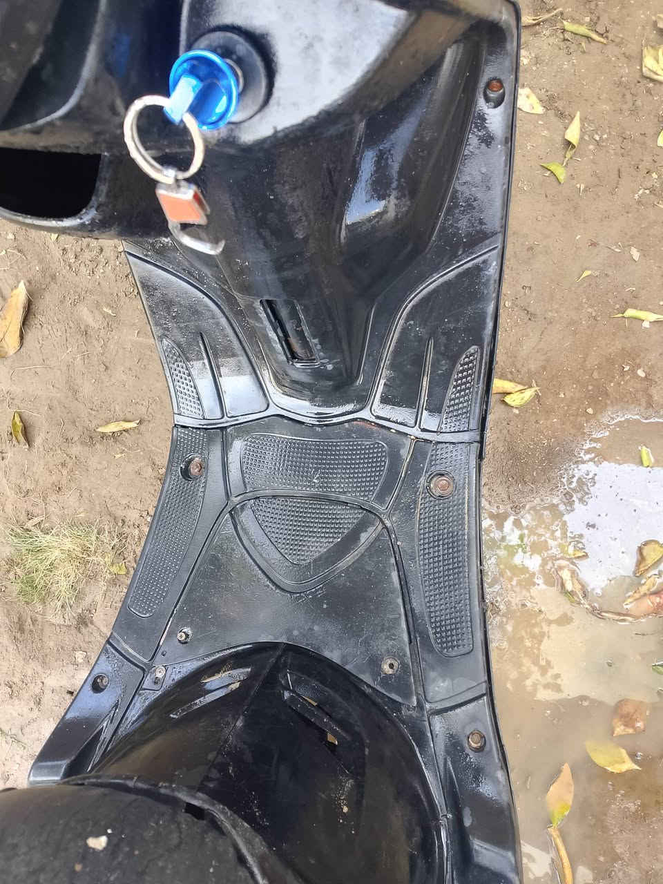 السلام عليكم ماكس قجمه للبيع
سلف + هندر + كلجات رياضي خلفي امامي  + صالنصه رياضي fm + دبل خلفي امامي + باتري جديد محرك نضيف 
السعر خاص 
رقمي *********** موجود واتساب
