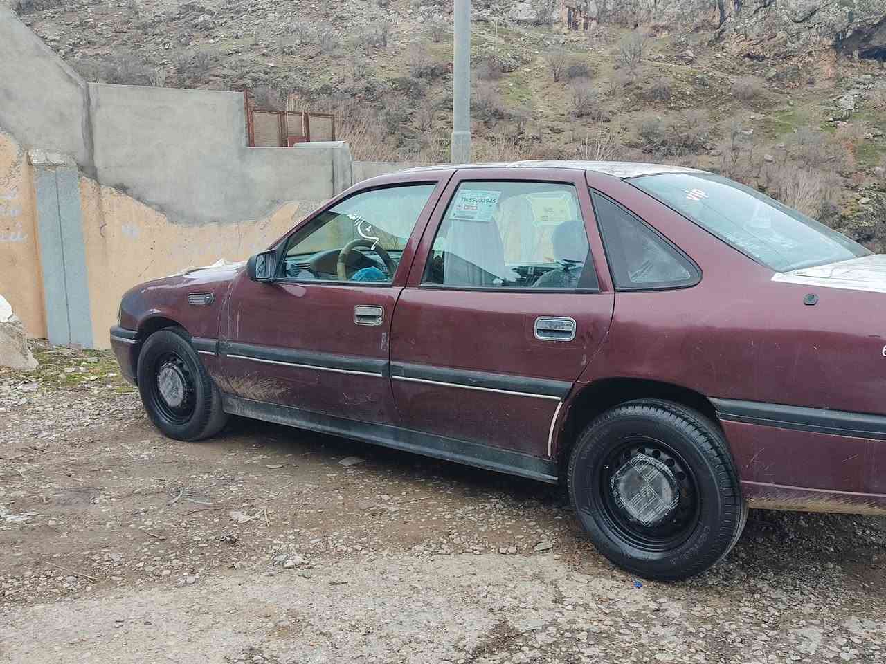 ئؤپل فيكترا ئارم پلاستيك سليماني مه كينه ٢٠ گير عادي(***********)
موديل ١٩٩١ مه كينه و گيري به شه رتي فيته ر 
سلايد
گه رمي و فلجه لايت ته نزيل هه موي به شه رت
بي ليدران جه كوجي بيوه نيه توند و تولي به شه رت
سياره يكي تابلي جوان و ريكه  به شه رتي ئارم و ئه وه ليات 
سعر (٢٥) معامله  شوين ده ورو به ري رانيه
