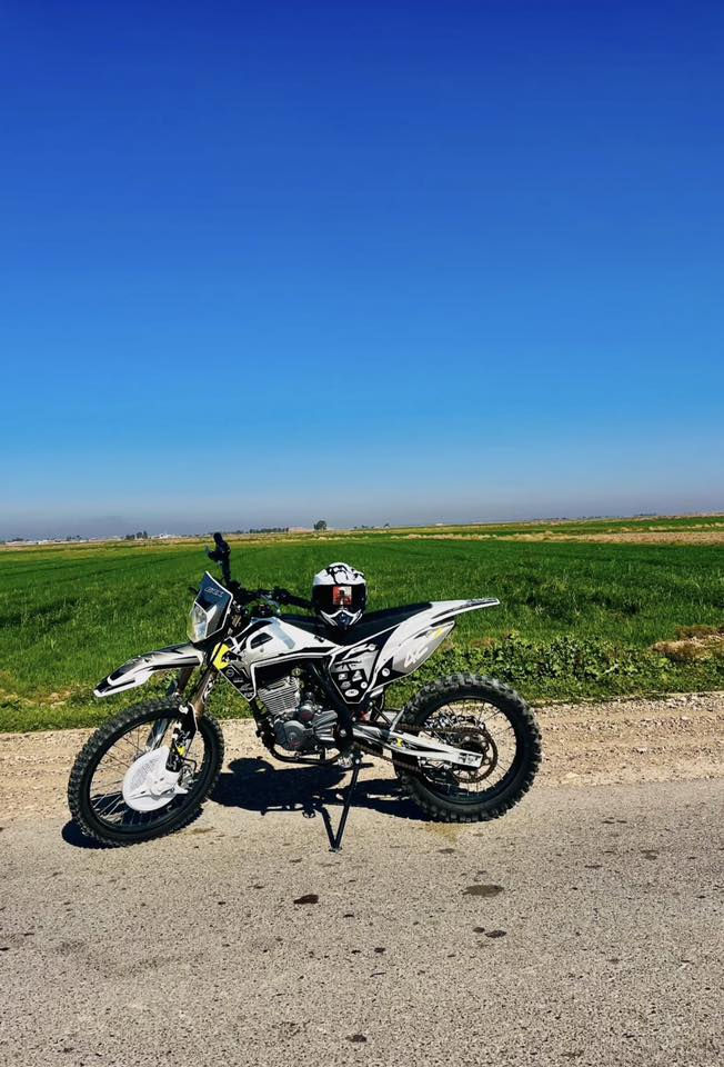 السلام عليكم 
CRX300cc
2024
دراجه جديده بمعنى الكلمه
ماشيه 5000
يعني مضمومه
سعر / 1500 مليون و خمسميه
مكان جلولاء 
***********
