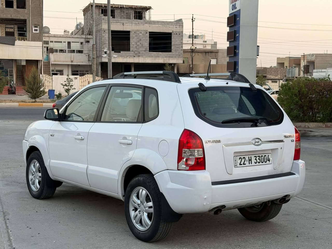 *********** هيوندا توكسون موديل 2009 كير اتوماتيك و عادي شاشه ايباد كامره فول موصفات سلايت ٤ جام كهرباء رقم سنوي هزه جديد كير محرك تبريد شرط محرك 6 سلندر سياره جاهزه نضيفه بدون دواخل بدون ضرر سعري 97 ورقة مجال مكان اربيل بنصلاوه ***********
