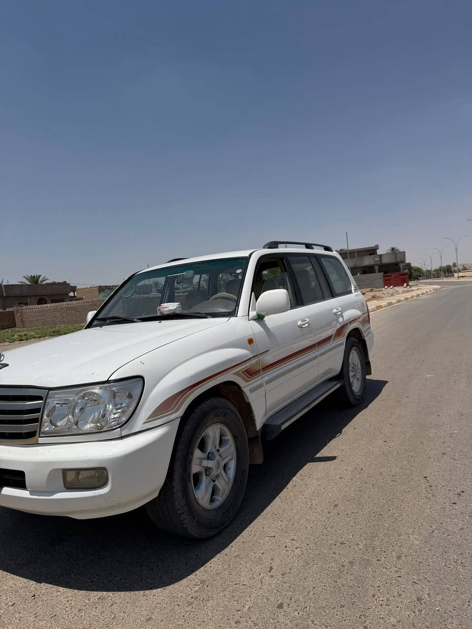 للبيع لاندكروزر موديل 2002 رقم سليمانيه مواصفات GXR فول مواصفات سياره خليجي بدون ضرر مكفوله محرك كير بشرط سياره كلش نضيفه مكان سياره بدوز وشراي يتصل على الرقم ***********
